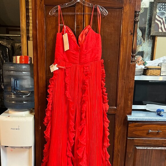 sz 8 Red ruffle tulle gown made by Mac Dugal New with tags - Picture 4 of 5